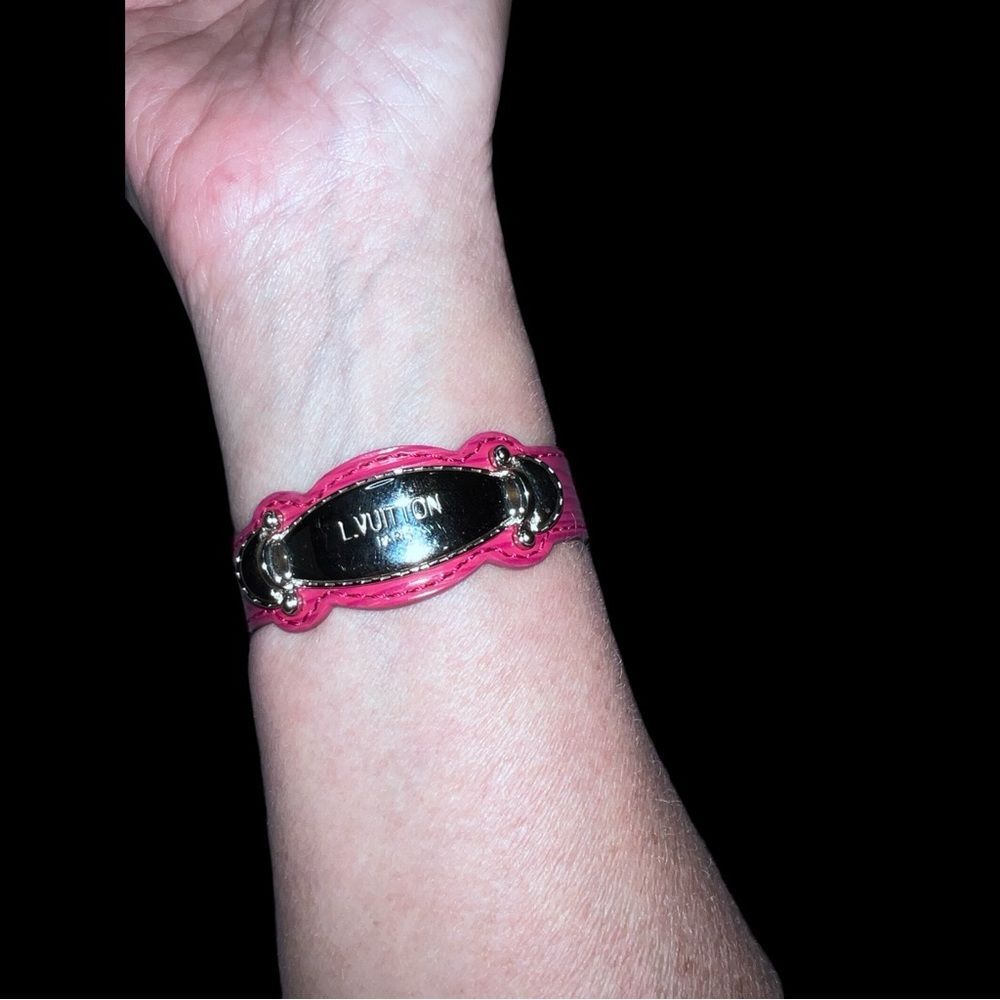 Louis Vuitton Pivoine Epi Leather Handle It Bracelet Size 17 with COA‎ - Picture 4 of 12